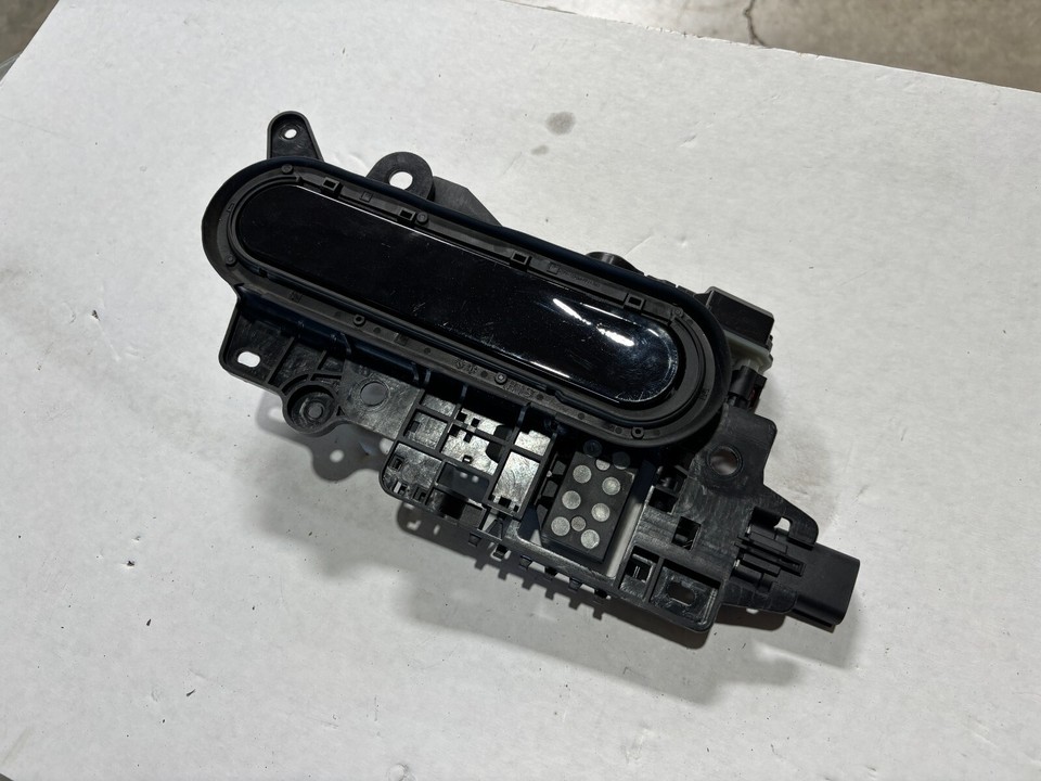 RIVIAN R1S R1T REAR EXTERIOR DOOR HANDLE GRAB GRIP OPENER BLACK ASSY PT00043065E