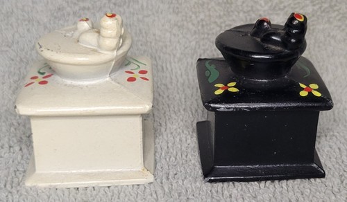 Vintage Painted Cast Iron Amish Mini Coffee Grinder Salt & Pepper Shaker Set - Picture 2 of 3