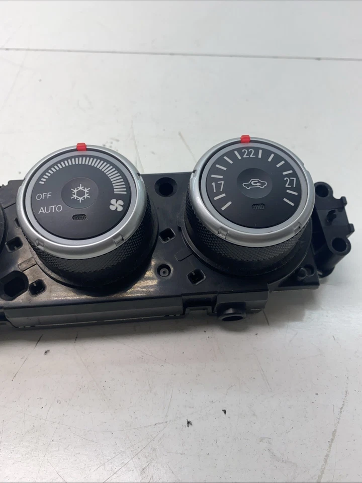 MITSUBISHI OUTLANDER 2.0 D 2008 PANEL DE CONTROL DE CALEFACCIÓN CONTROL DE AIRE ACONDICIONADO 7820A082XB Foto 3 de 4