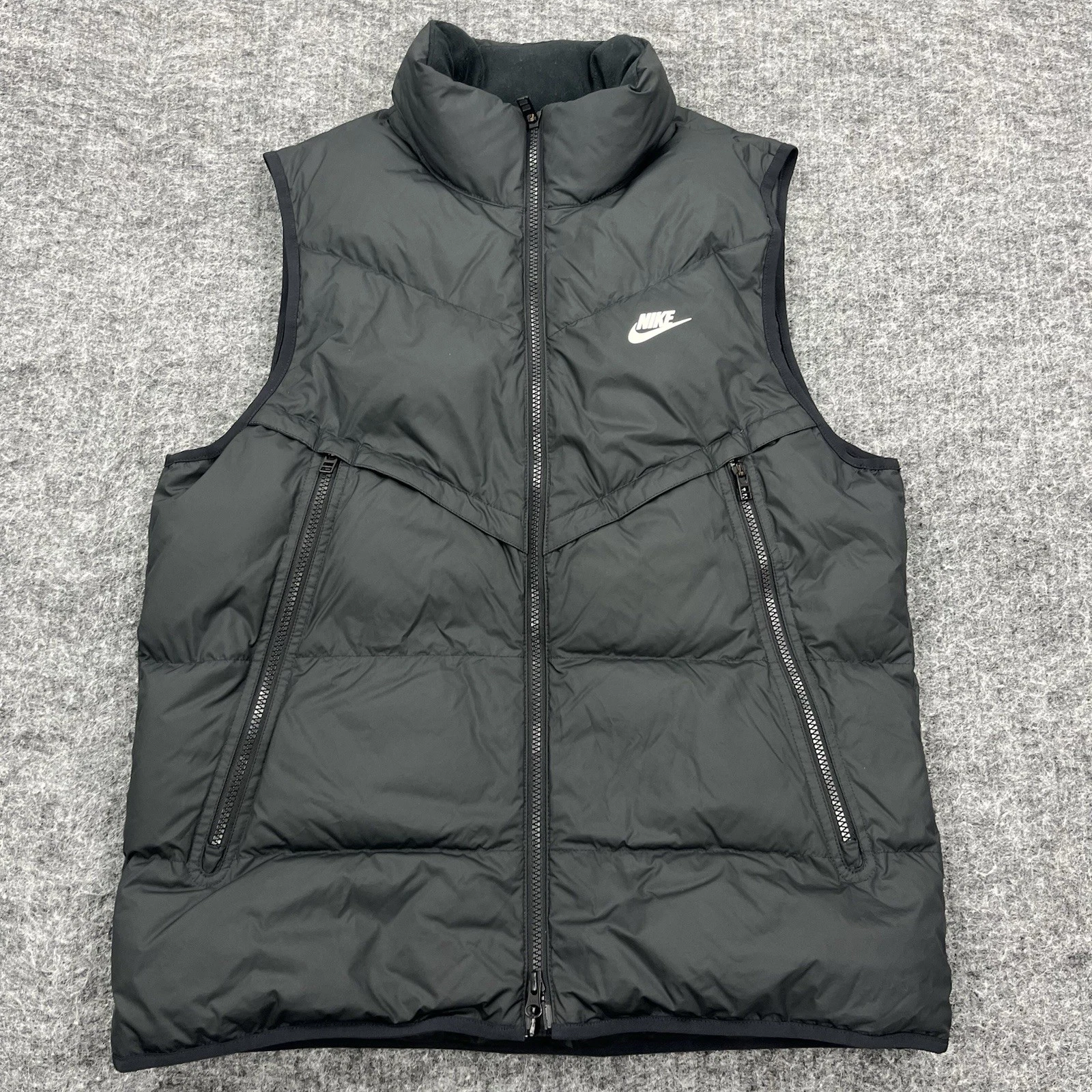 Nike Duck Down Puffer Vest Mens Medium Black Storm-Fit Skiing Hiking Camp Causal
Opens in a new wind