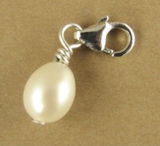 Small pear / teardrop shape pearl clip-on charm. White. Sterling silver 925.