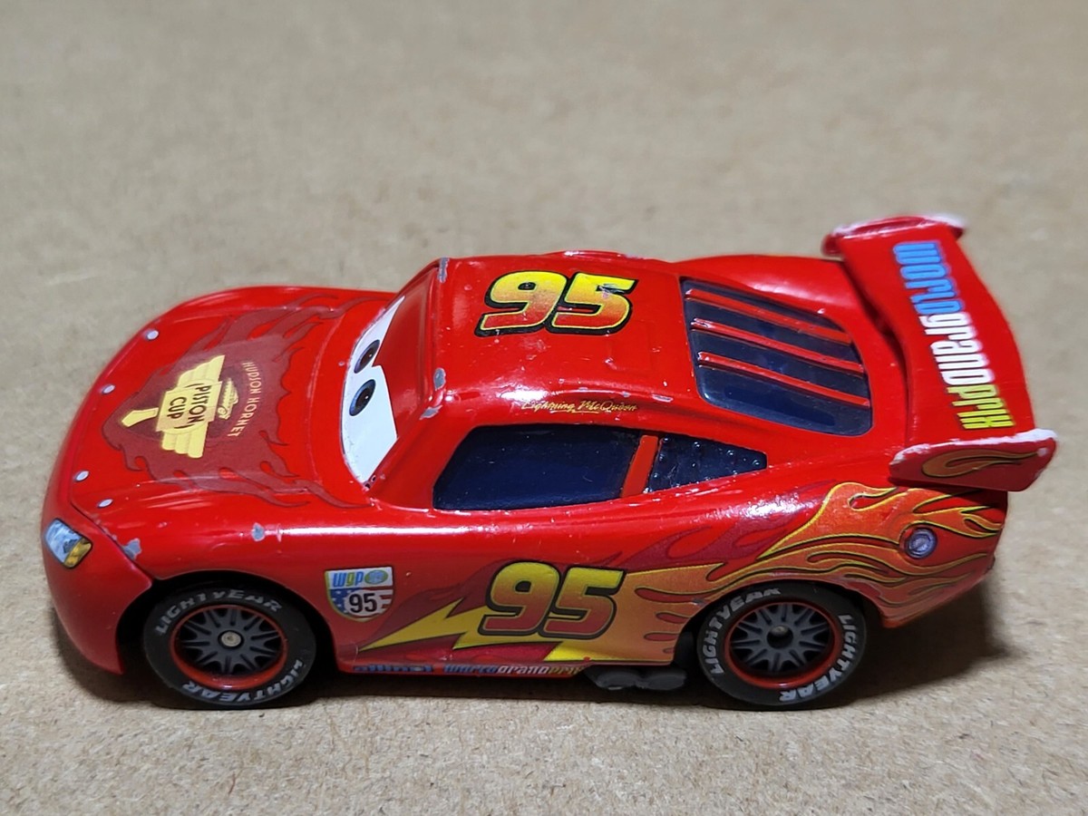 Disney Pixar Cars 2 Lightning McQueen Diecast Piston Cup