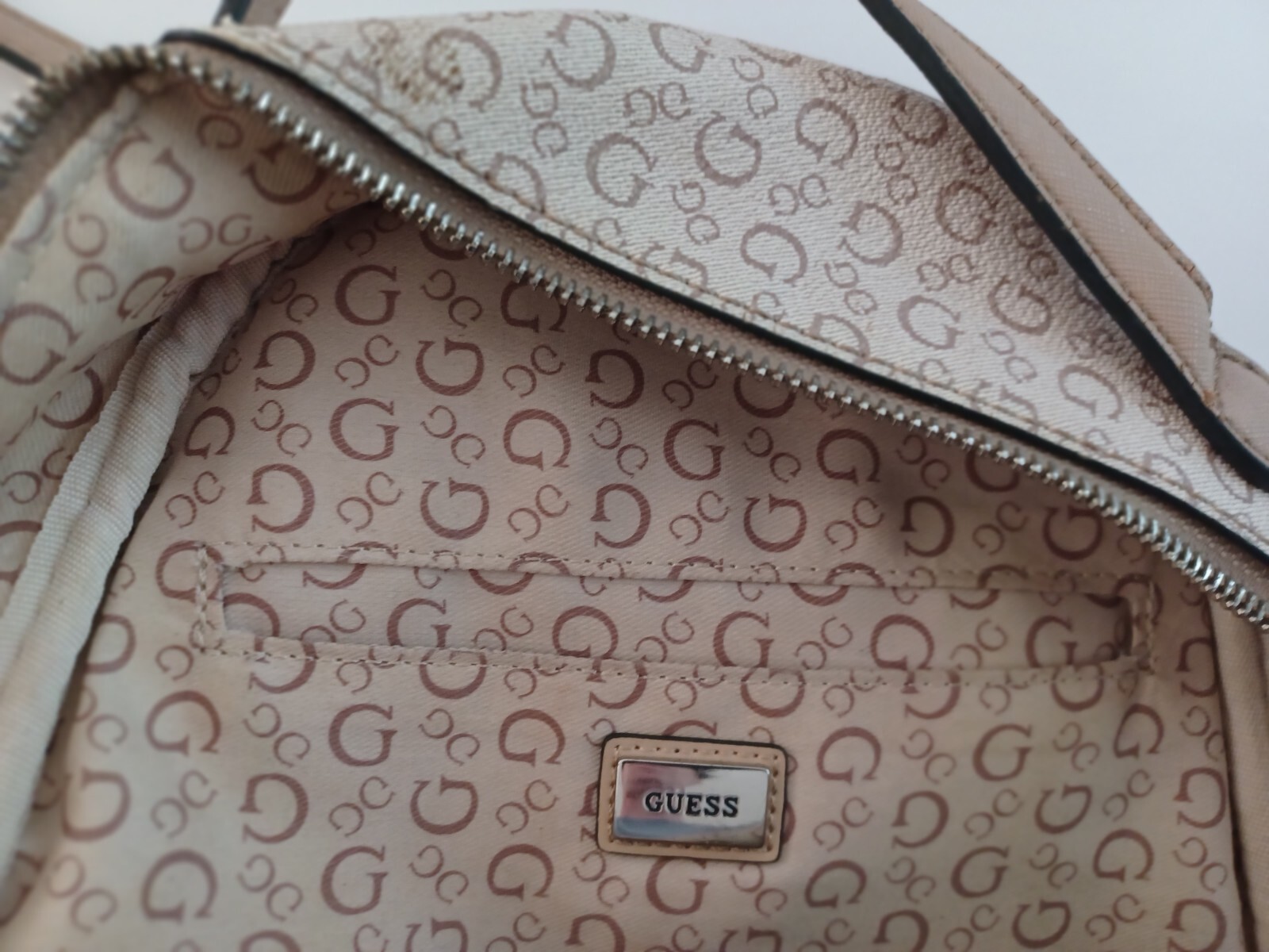 guess mini backpack - image 9