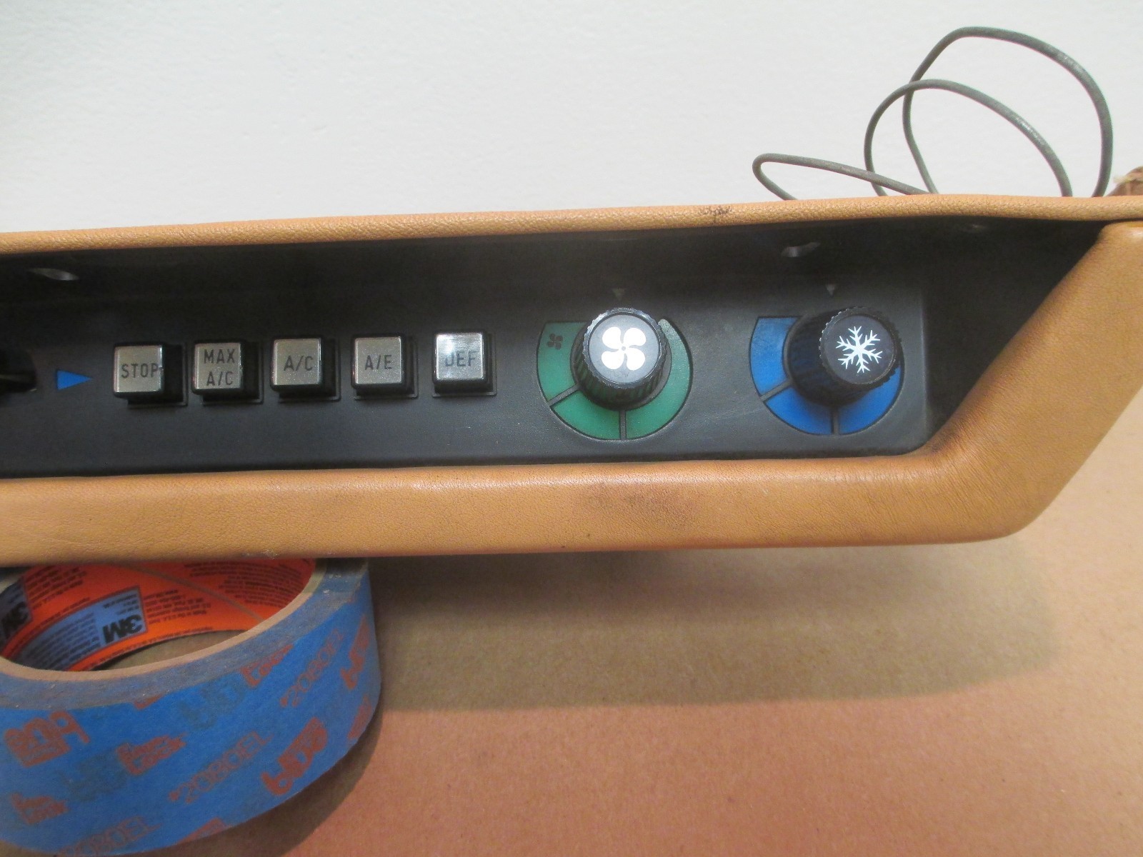 Ferrari Mondial 8 - HAC / Temperature Control Panel Complete # 60804900
