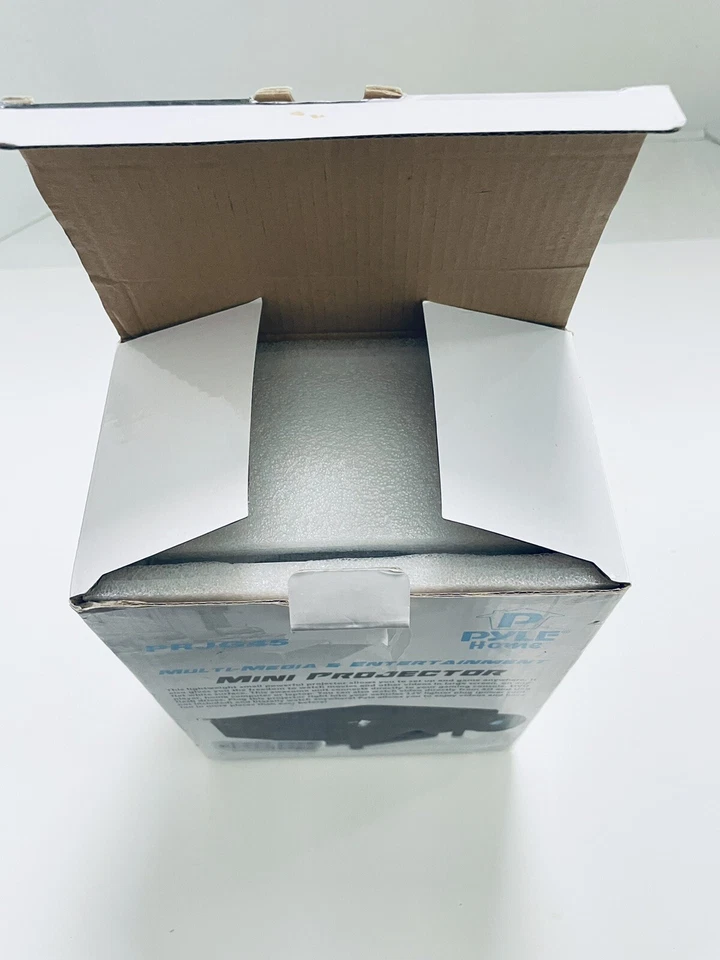 Pyle Home PRJG45 Multimedia Mini Projector NEW - Image 4 of 4