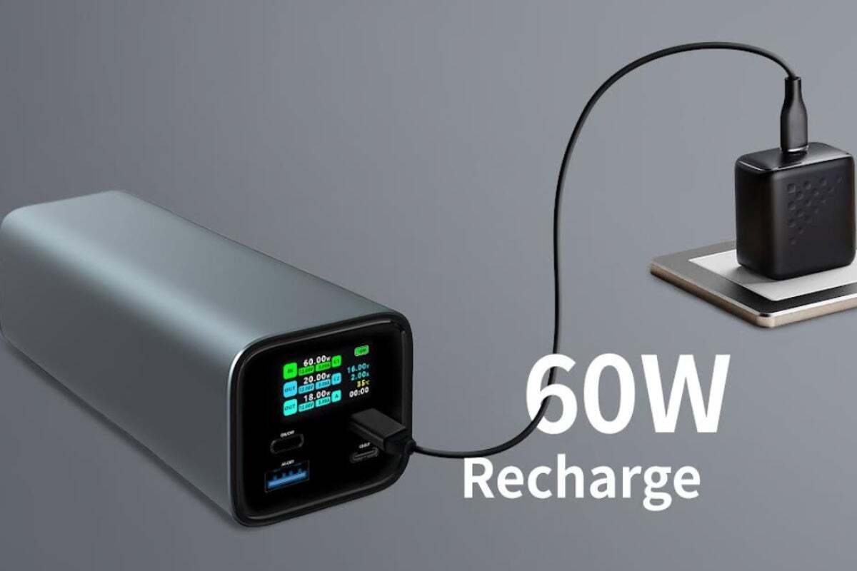 Kogan 27000mAh 140W PD Power Bank with Smart Digital Display (737