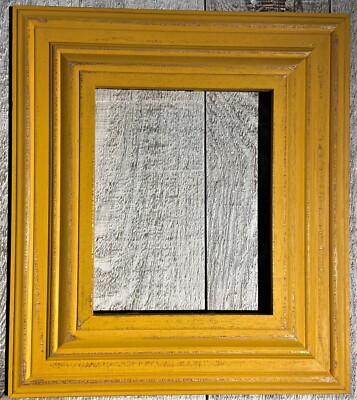 F004-425 3-1/2'' Colonel Mustard Distressed Distressed Picture Frame
