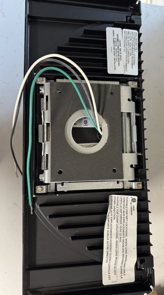 Pack Pared Iluminación LED Lithonia, 120v, 40w, 4.667 Lúmenes, con Fotocélula Foto 2 de 4