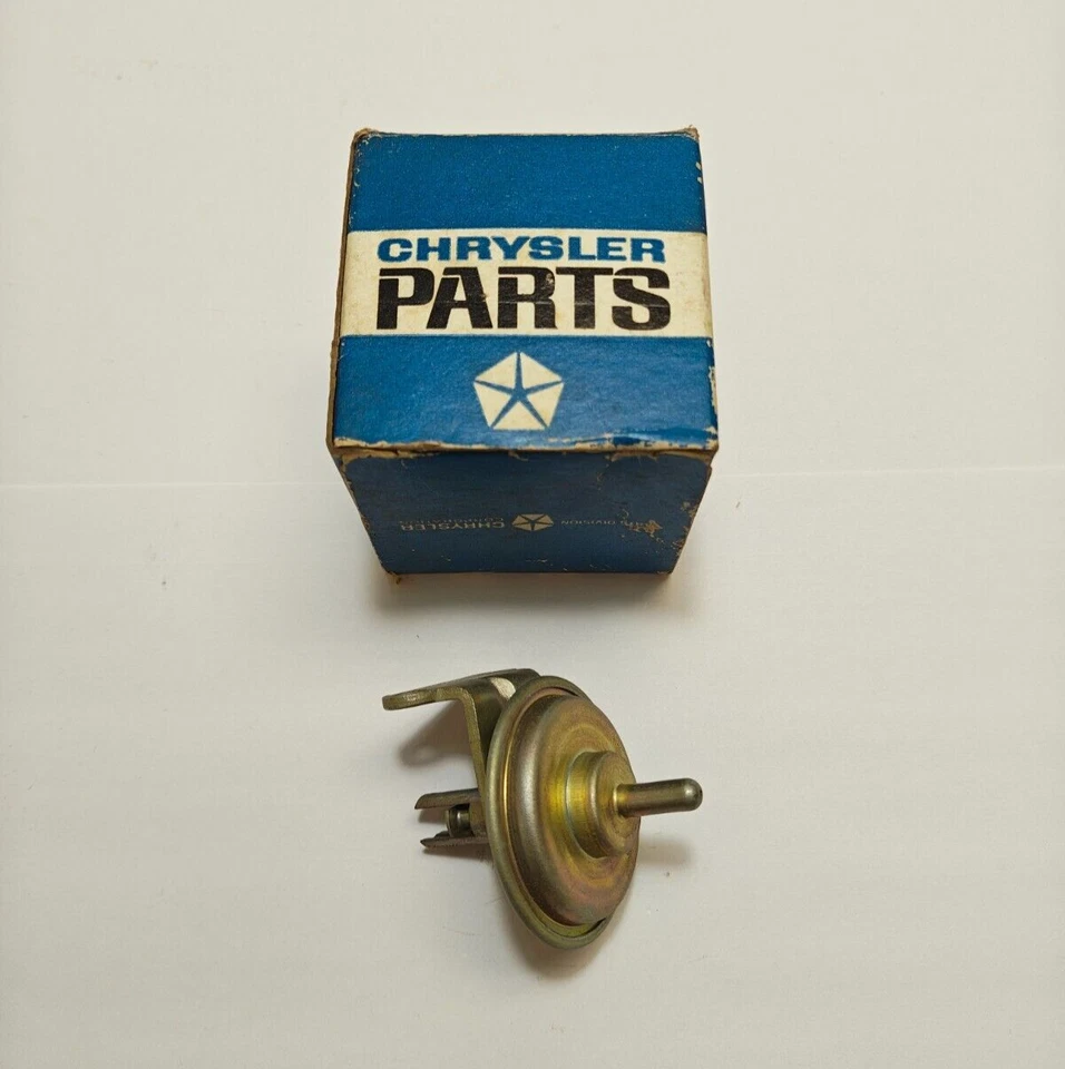 1969 - 1970 年克莱斯勒普利茅斯道奇汽化器扼流圈隔膜 3685734 NOS。 — 第 3/4 张图片