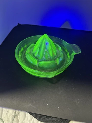 Vintage Depression Glass Green Uranium Vaseline Juicer Reamer 5.5"