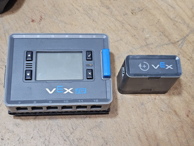 VEX IQ ROBOT BRAIN & MOTOR 228-2540 228-2560 ROBOTICS LOT
