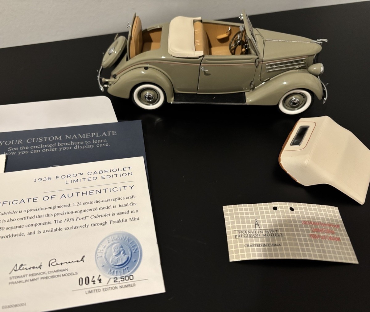 Franklin Mint 1936 Ford Cabriolet LE Rare Cordoba Tan Color 1:24