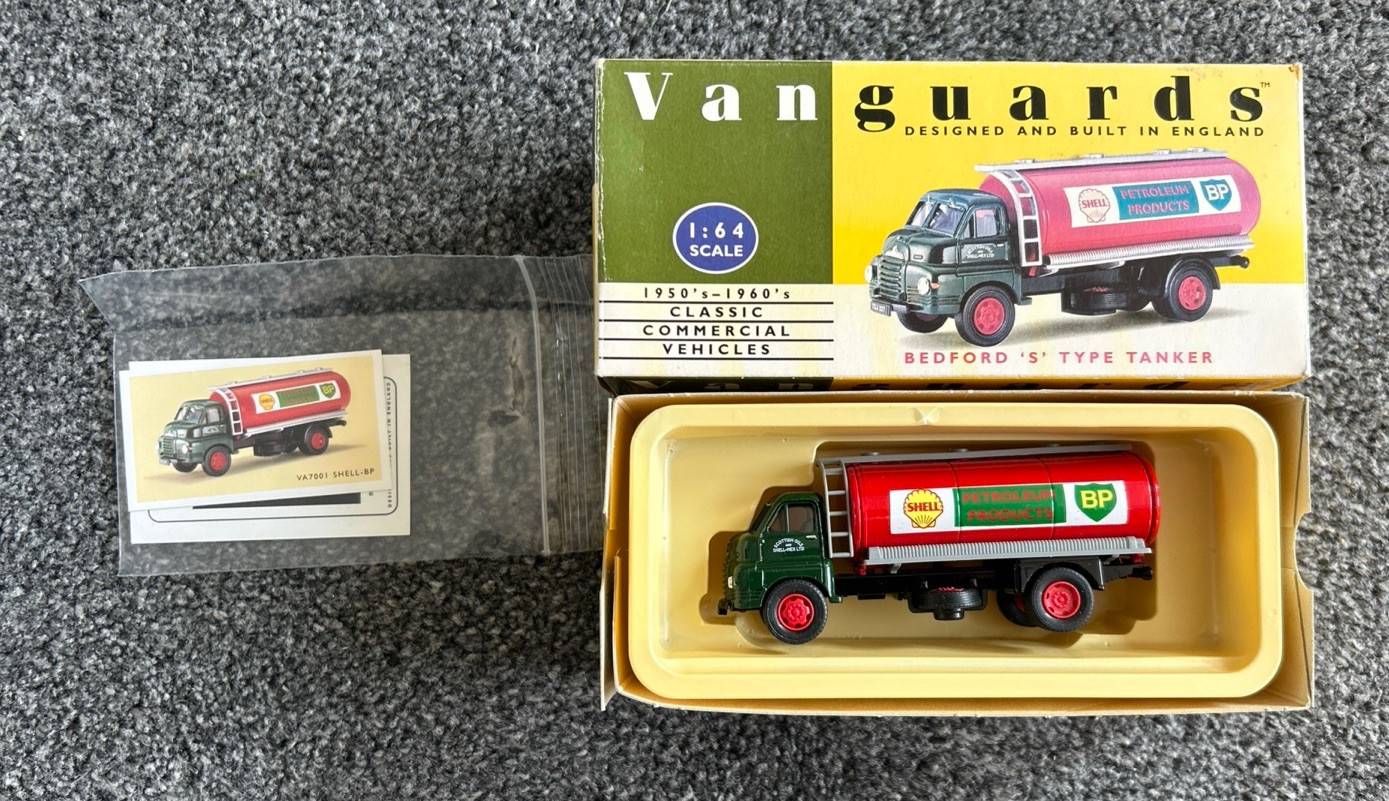 LLEDO VANGUARDS 1:64 BEDFORD S TYPE SHELL-BP TANKER VA7001