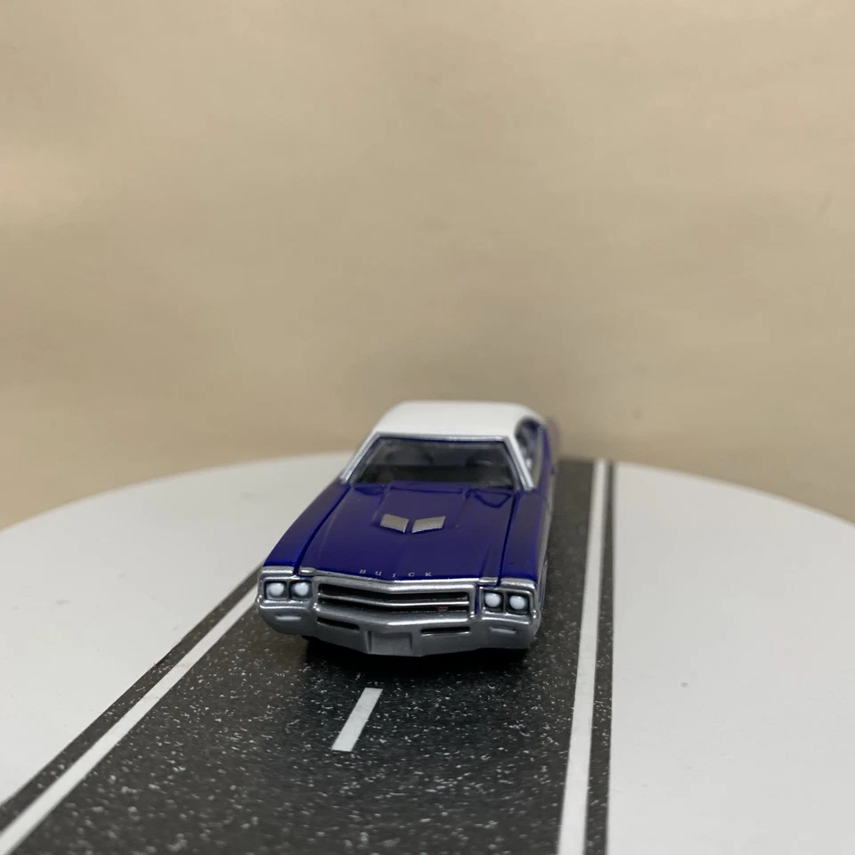 Greenlight Barrett Jackson Auction Block 1969 Buick GS 350 Blue/White 1:64 NM - Image 3 of 4