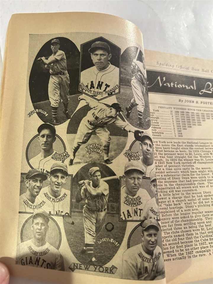 1938 SPALDING BASEBALL Guide Cardinals JOE MEDWICK Yankees DIMAGGIO Lou GEHRIG - Imagem 3 de 4