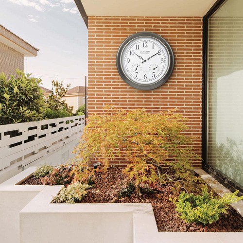 La Crosse Technology Atomic Analog Clock 18" Pewter W/ Thermometer HygrometeR - Picture 7 of 7