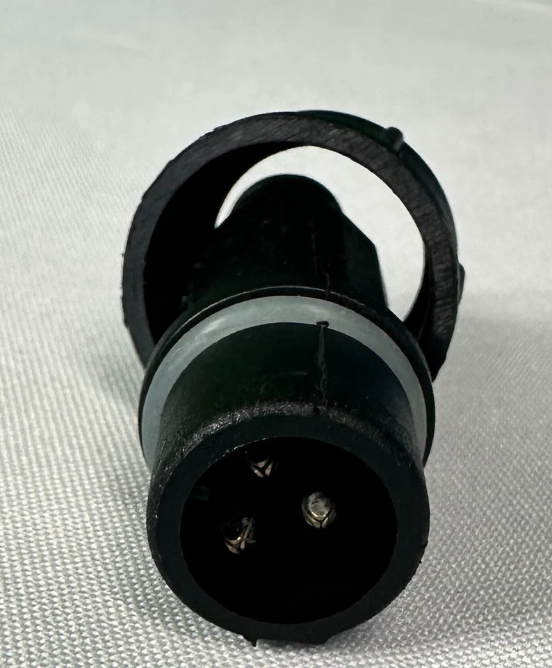 Elation Lighting SIXPAR/TERMINATOR - Power/DMX Terminators For Six Par- 1 Pack - Image 4 of 4