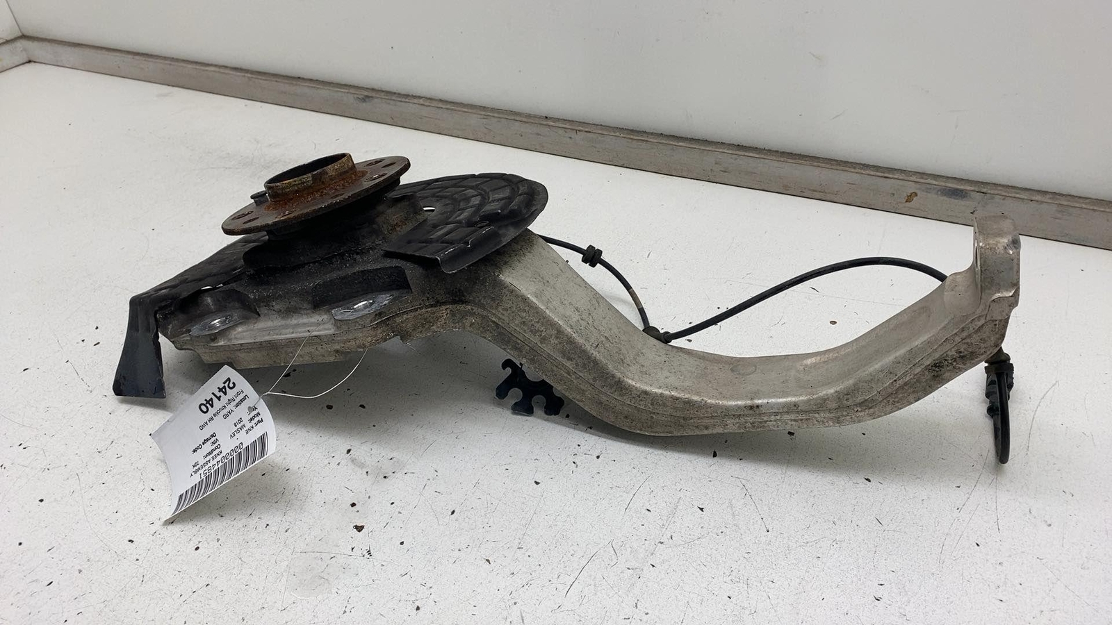 ⭕ 2017-2022 Maserati Levante Front Passenger Spindle Knuckle Right AWD 670032052