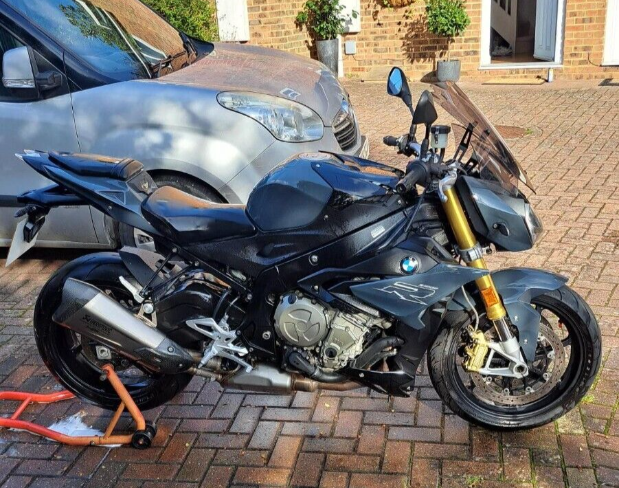 2017 BMW S1000R *HP WHEELS* Full Service History Lovely bike