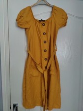 Select women's knee dress size 6 mustard stretch belted short sleeve