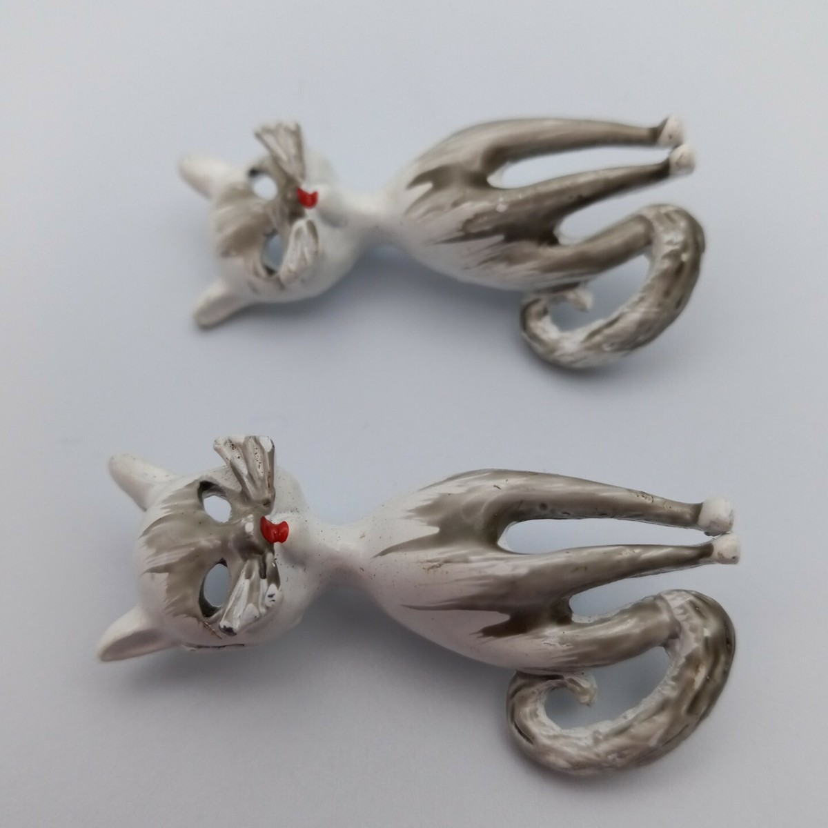 * antique cat ୨୧ * 小さな エメラルド色のリボンの 猫ちゃん antique cat ୨୧ * 小さな エメラルド色のリボンの 猫ちゃん