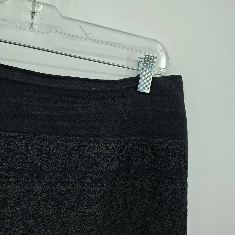 Falda de Lana Cynthia Steffe Talla 12 Sobre la Rodilla Negra Bordada Cremallera Lateral Foto 3 de 4