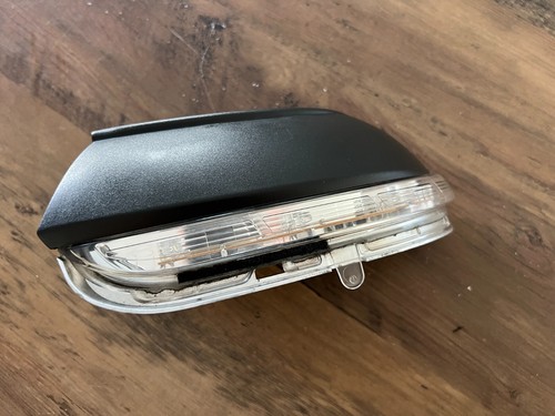 VW Beetle 5C Golf 6 Jetta Passat B7 CC GENUINE Mirror Turn Signal RIGHT - Picture 5 of 10