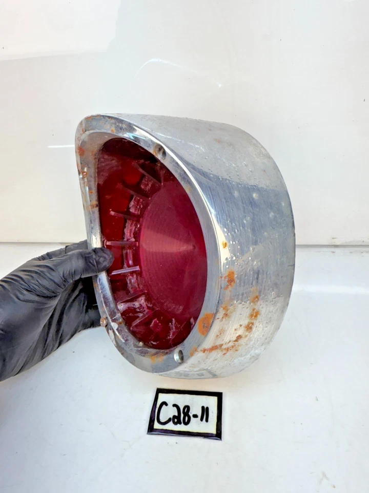 Dodge Dart Phoenix 1960 fabricante de equipos originales bisel de luz trasera y lente 102782 C28-11 Foto 3 de 4