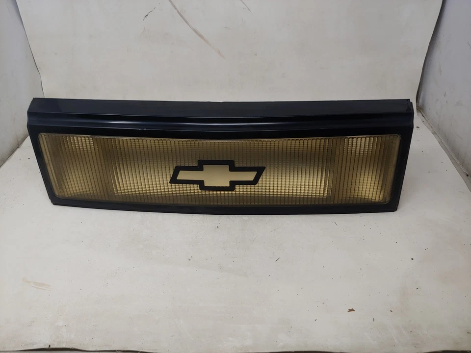 1990 - 1994 CHEVROLET LUMINA КРЫШКА БАГАЖНИКА ЦЕНТР ЗАДНИЙ ФОНАРЬ OEM - Изображение 4 из 4