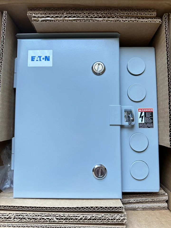NEW Eaton ECC03C2A8A C30CN mechanically held lighting contactor 8 Pole 110/120V - Image 2 of 4