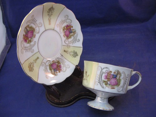 VINTAGE ROYAL CROWN PEDESTAL TEA CUP & SAUCER - 1969 IRIDESCENT FINISH GORGEOUS! - Picture 2 of 9