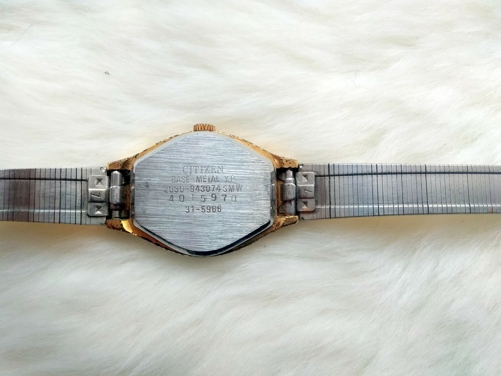 citizen quartz base metal yp 2030