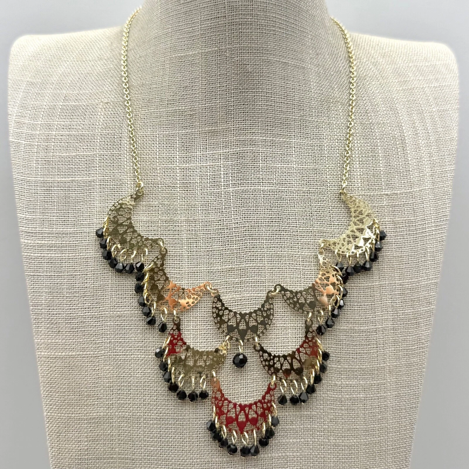 VETEMENTS Collana Margherita Fuentes Boho Tono Oro Smerlato Nero Perline Bavaglino Catena 18 Pollici