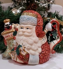  Old World St. Nicholas  teapot -NIB
