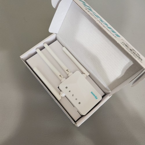 WIFI Extender REPEATER Hyzom 300 MbPS NEW Internet Signal Extended Range - Afbeelding 6 van 8