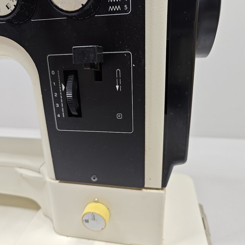 Pfaff 209 Sewing Machine - Untested, For Parts or Repair - Picture 7 of 20