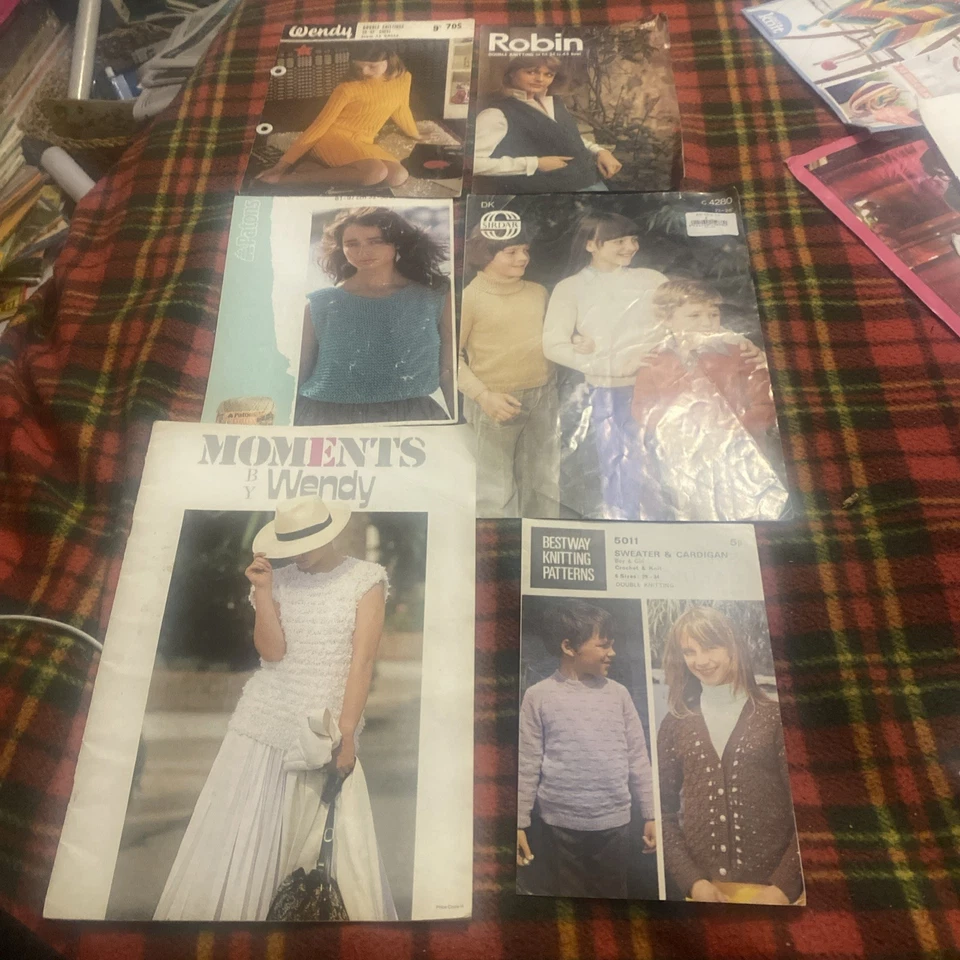 Bundle Vintage Knitting Patterns KIDS /LADIES/MENS - Image 2 of 4
