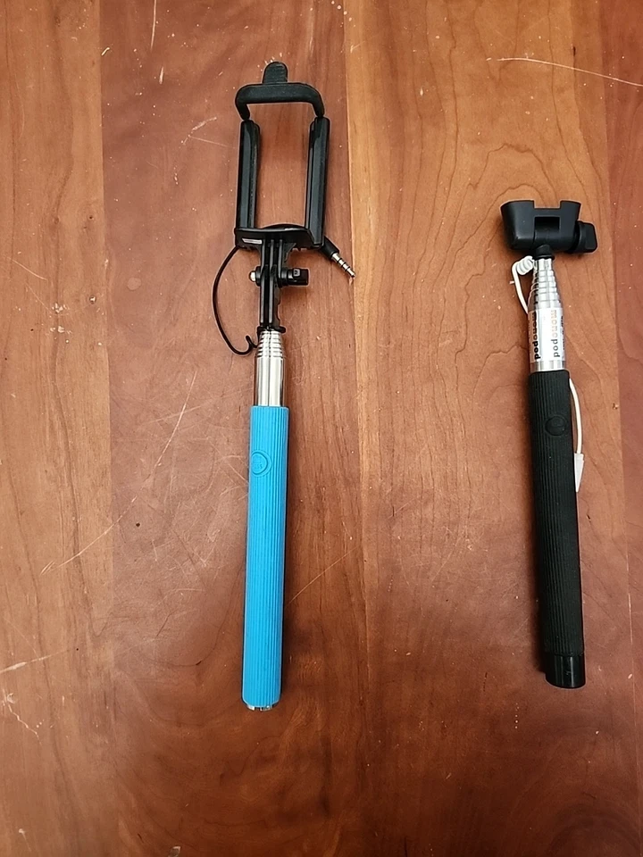 2 Selfie Sticks Extendable Handheld Black And One Blue Monopod Camera Pole  - Image 4 of 4