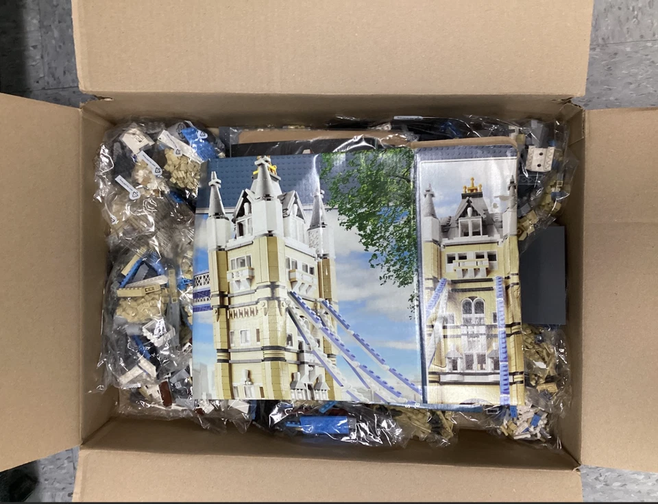 LEGO 10214 Tower Bridge - Image 3 of 4