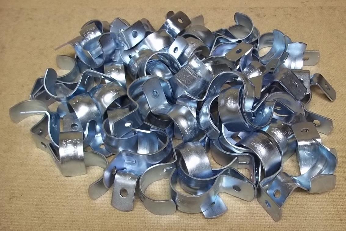 Bridgeport 924-S Pipe Straps 1 1/2in Box of 82