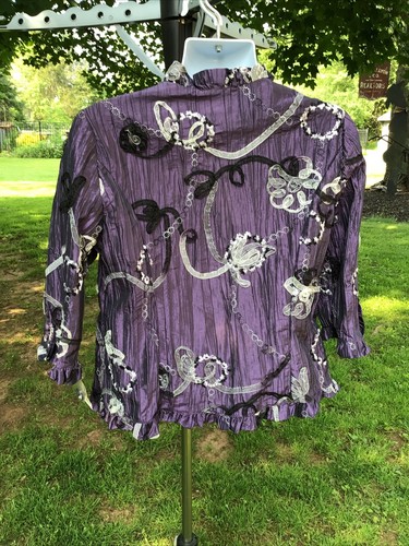NUOVO Dressbarn viola con volant elegante giacca leggera / top ~TG. LG ~SPEDIZIONE GRATUITA - Foto 12 di 17