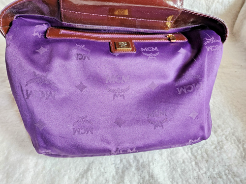 MEGA TASCHE! - TOP-Marke: MCM - LACK - mit LOGO-Prägung - Farbe: Bordeaux/Braun - Bild 6 von 10