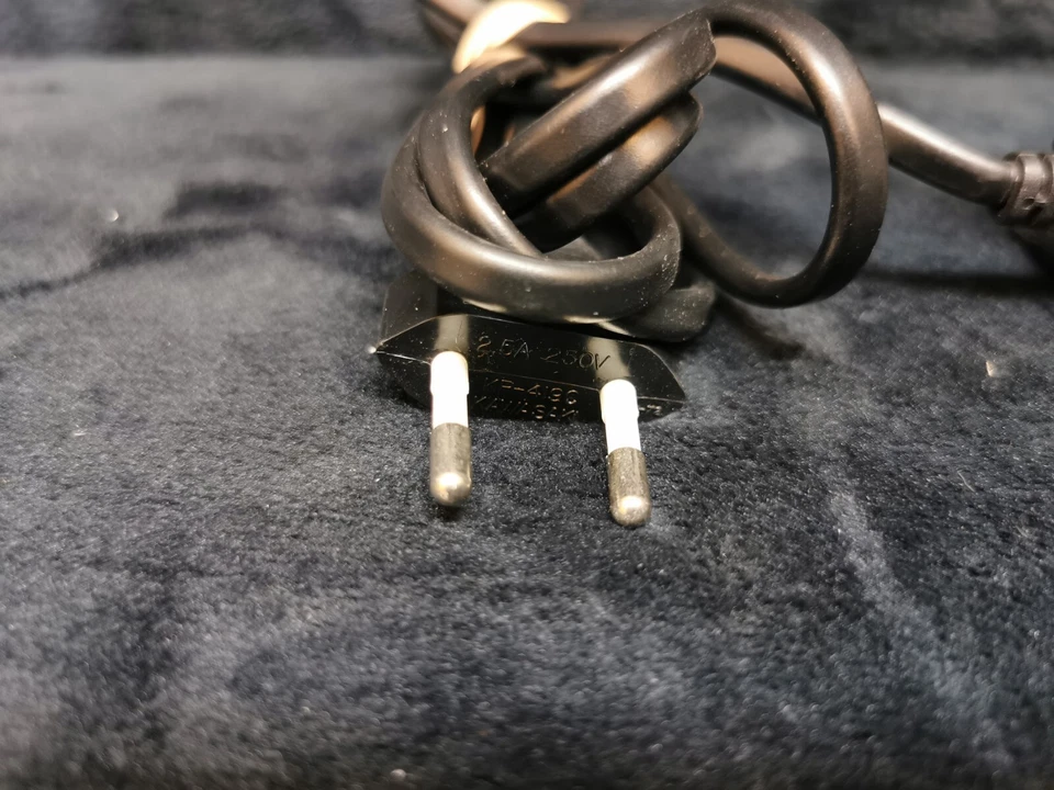 JVC BB-P3EG Battery Charger 110-240V Camcorder 12V 0.8A AC Adapter Power Supply - Image 2 of 4