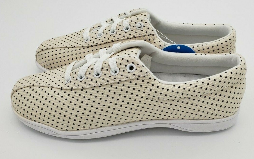 NIB Womens Shoes Easy Spirit AP2 White Canvas Sneakers Oxfords LaceUp