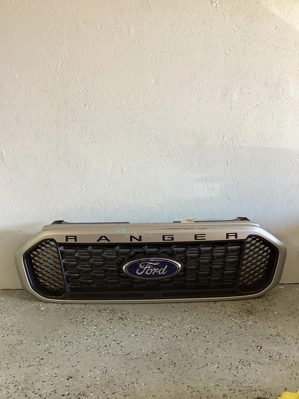 Ford Ranger grille 2019 2020 2021 2022 Used Oem KB3Z8200G