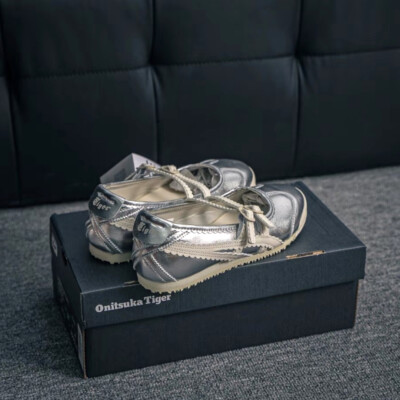 バレエ Onitsuka Tiger Mexico 66 TGRS Silver Onitsuka Tiger MEXICO 66™ TGRS 