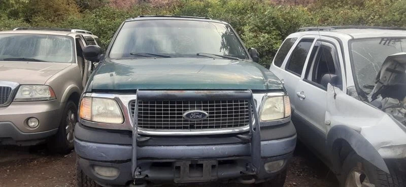 Used Washer Fluid Reservoir fits: 1999 Ford Expedition low fluid sensor Grade A - Image 2 of 4