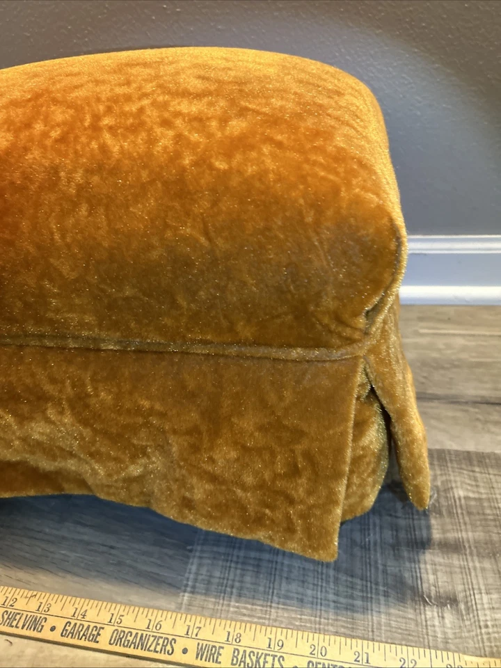 "Reposapiés otomano tapizado de terciopelo triturado naranja MCM nogal 12x16x13,5"" de colección" Foto 3 de 4