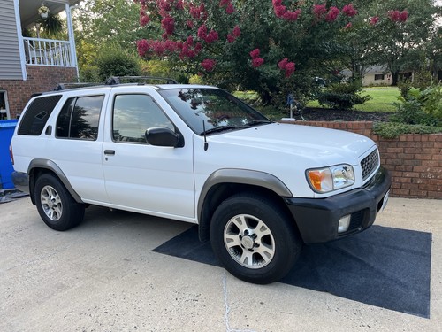 2000 Nissan Pathfinder SE