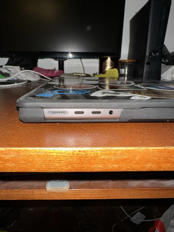 Apple MacBook Pro 16" M2 Max · 96GB · 1TB, foto 2 di 5